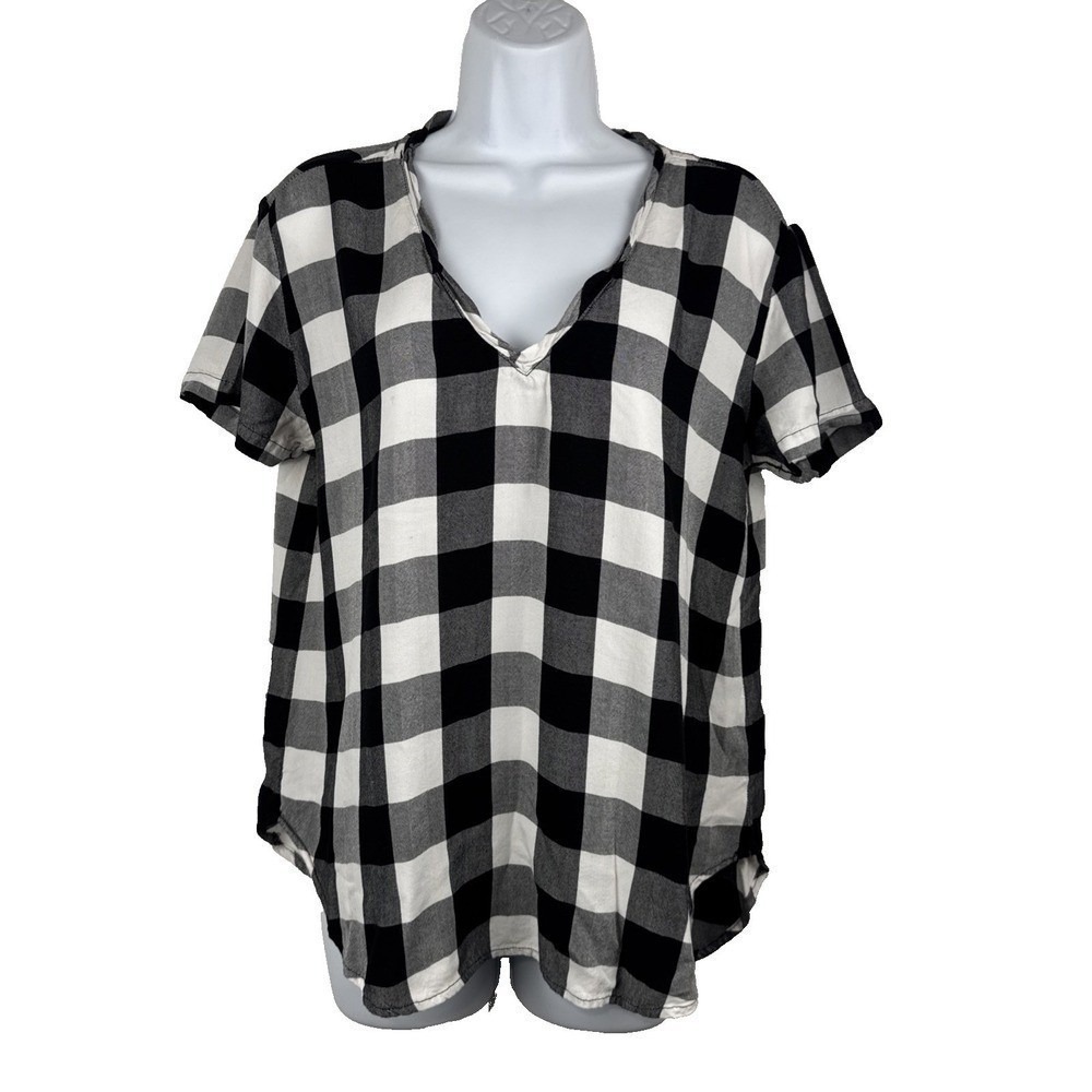 Chelsea & Violet Blouse Women M Black White Buffalo Plaid Gingham V-Neck Top